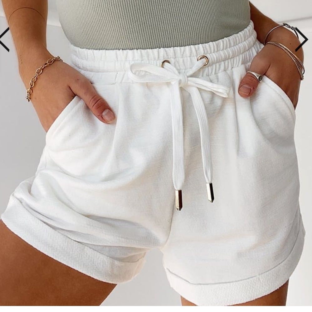 🌟Host Pick🌟NWT Tenley Shorts by she.is.us